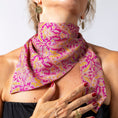 Charger l'image dans la visionneuse de la galerie, Foulard de soie Rose Indien