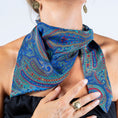 Charger l'image dans la visionneuse de la galerie, Foulard de soie Bleu cachemire
