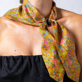 Charger l'image dans la visionneuse de la galerie, Foulard de soie Joy
