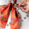Charger l'image dans la visionneuse de la galerie, Foulard de soie Cuivre d'automne
