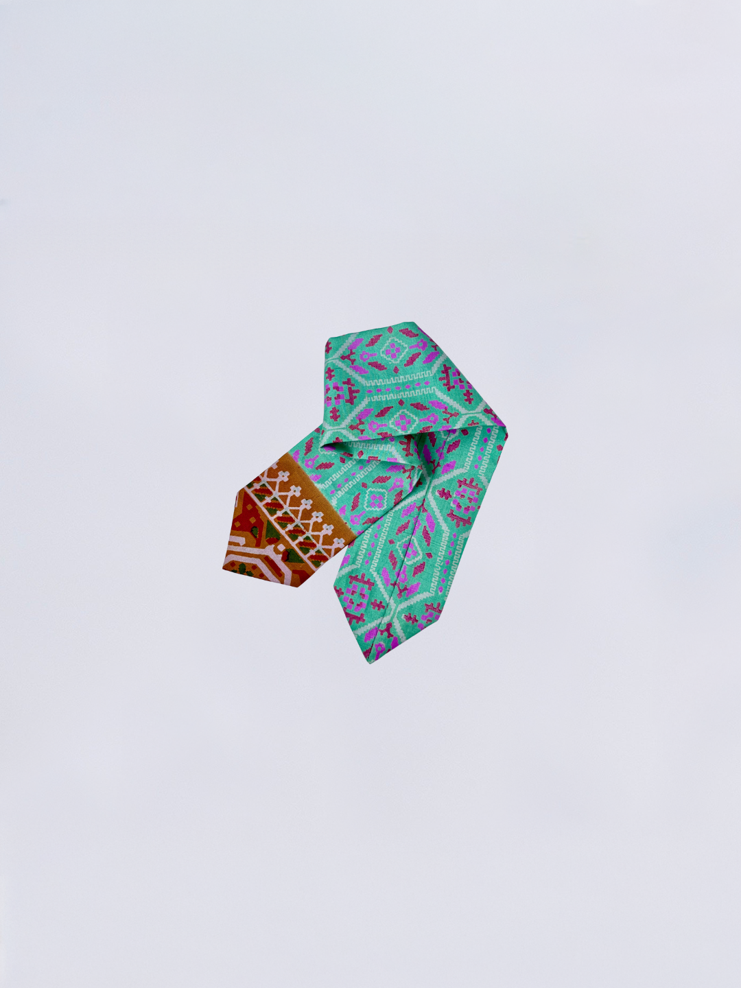 lien bracelet saria myna