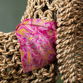 Charger l'image dans la visionneuse de la galerie, Foulard de soie Rose Indien
