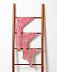 Charger l'image dans la visionneuse de la galerie, Foulard de soie Rose Indien
